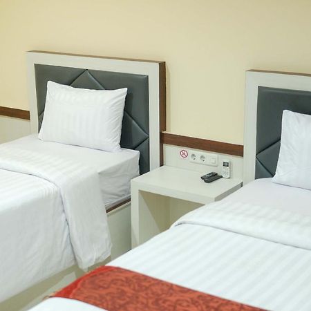 Grand Buana Lestari Hotel Padang  Buitenkant foto