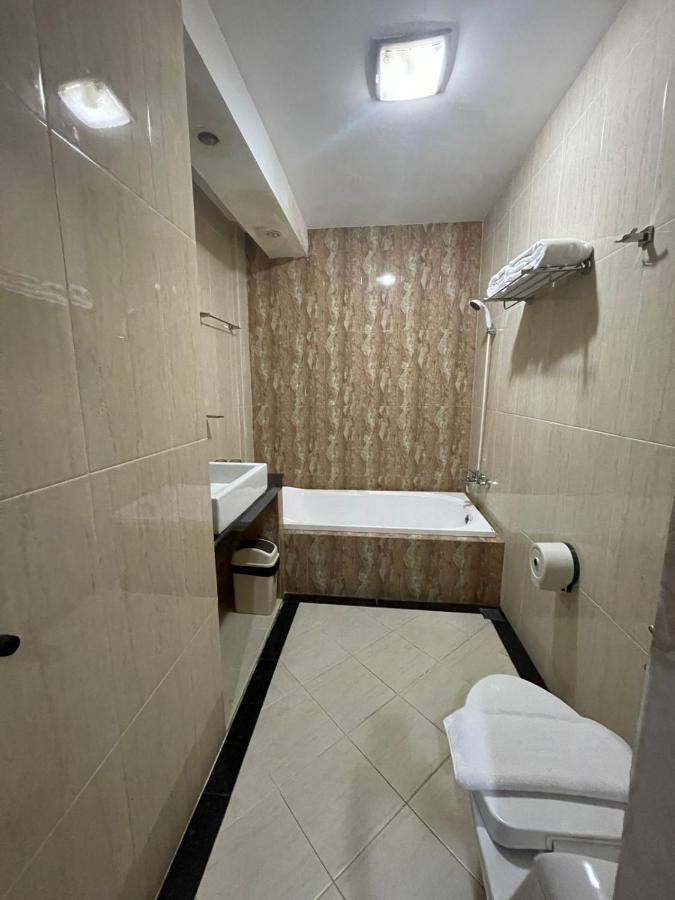 Grand Buana Lestari Hotel Padang  Buitenkant foto