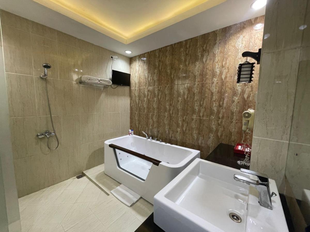 Grand Buana Lestari Hotel Padang  Buitenkant foto
