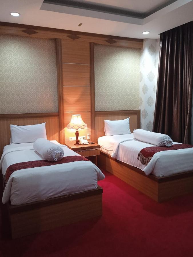 Grand Buana Lestari Hotel Padang  Buitenkant foto