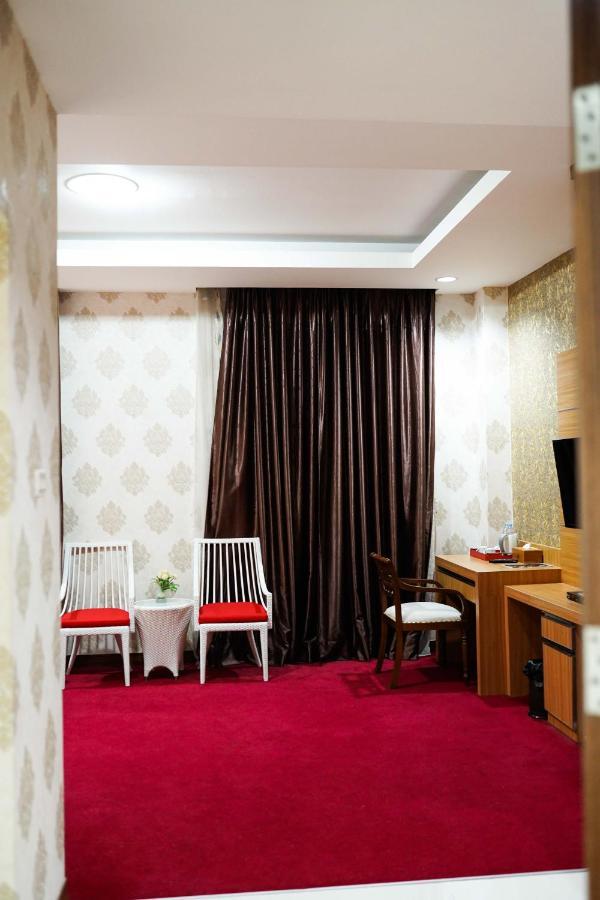 Grand Buana Lestari Hotel Padang  Buitenkant foto