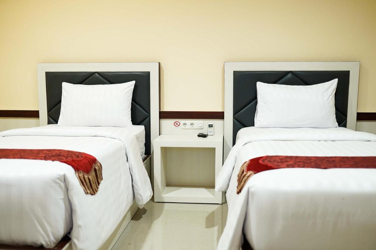 Grand Buana Lestari Hotel Padang  Buitenkant foto