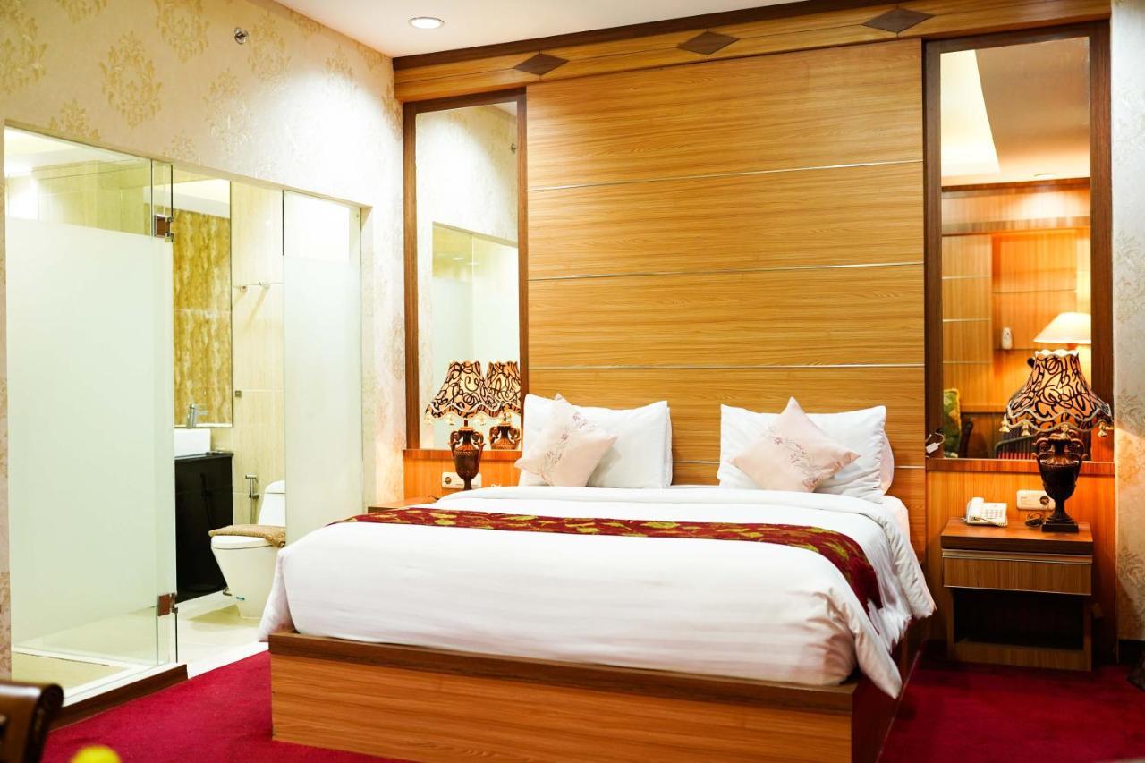 Grand Buana Lestari Hotel Padang  Buitenkant foto