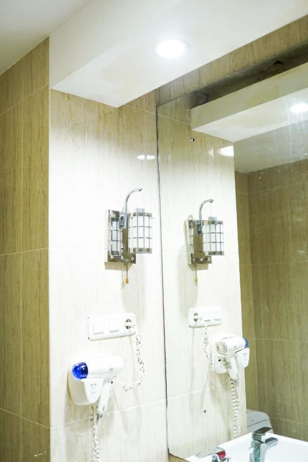 Grand Buana Lestari Hotel Padang  Buitenkant foto