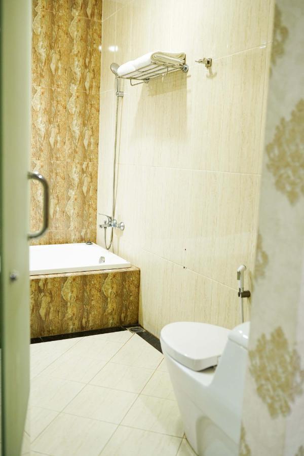 Grand Buana Lestari Hotel Padang  Buitenkant foto